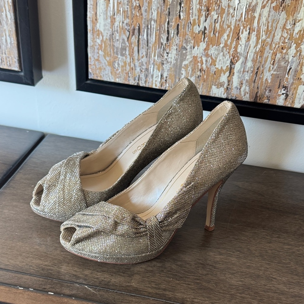 Elegant Gold Peep-Toe Heels